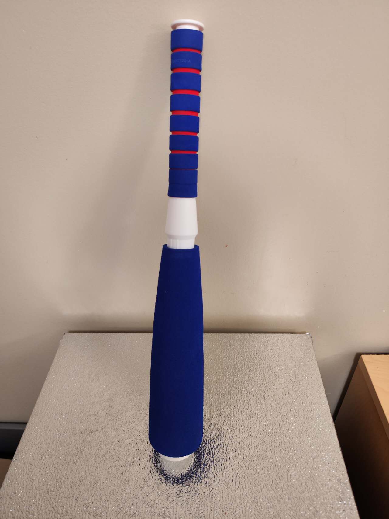 This is the baseball bat I chose. Because of its simple structure yet complex shape, I selected it as one of the objects for my modeling.